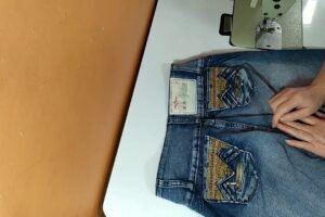 Recuperando la elasticidad perdida: Cómo arreglar jeans estirados y darles una segunda vida